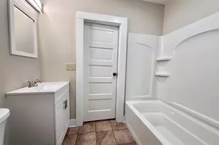 38 Spring St, Wallingford, CT 06492 - Photo 8