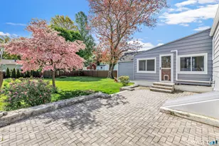21 Aimes Dr, West Haven, CT 06516 - Photo 4