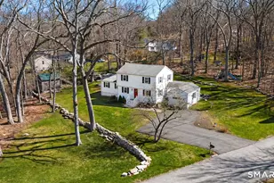 27 Brewster Dr, Ledyard, CT 06335 - Photo 2
