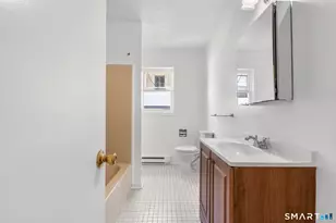 100 Meriden Rd, Waterbury, CT 06705 - Photo 10