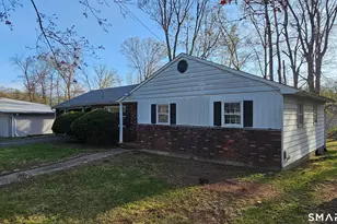 12 Collins Dr, West Haven, CT 06516 - Photo 2