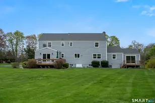 147 Carriage Dr, Fairfield, CT 06890 - Photo 32