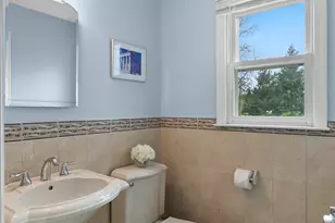 147 Carriage Dr, Fairfield, CT 06890 - Photo 22