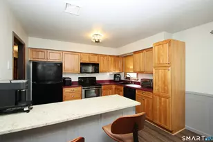 13 Twin Circle Rd, West Haven, CT 06516 - Photo 12