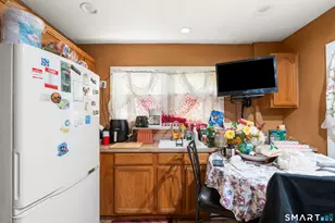 61 Elmer St, East Hartford, CT 06108 - Photo 10