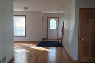 32 Cambridge Ave, Milford, CT 06460 - Photo 2