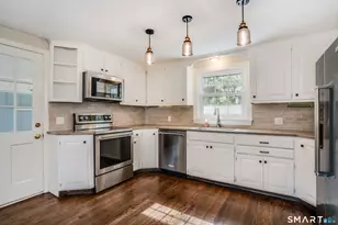25 Meadow Farms Rd, West Hartford, CT 06107 - Photo 6