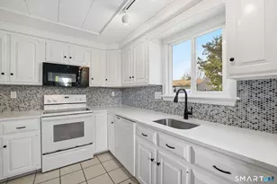 38 Juniper St, Newington, CT 06111 - Photo 14