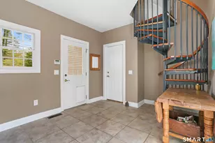 4041 Redding Rd, Fairfield, CT 06824 - Photo 10