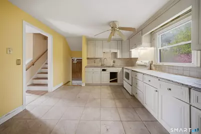 218 Woodland Avenue, Bloomfield, CT 06002 - Photo 2