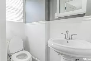 1210 Laurel Ave, Bridgeport, CT 06604 - Photo 16