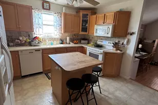 15 Montgomery St, Danbury, CT 06810 - Photo 4