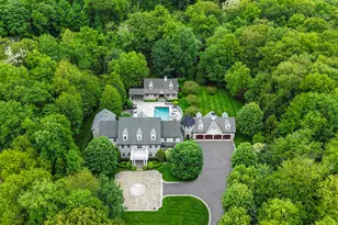 34 Carrington Dr, Greenwich, CT 06831 - Photo 2