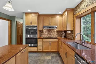 24 Country Way, Wallingford, CT 06492 - Photo 6