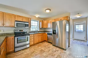 49 Fremont St, Putnam, CT 06260 - Photo 12