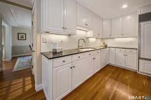 5 Boxwood Cir, Avon, CT 06001 - Photo 10