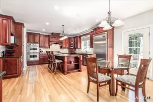8 Rock Ridge Ct, New Fairfield, CT 06812 - Photo 8