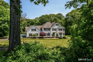 8 Rock Ridge Ct, New Fairfield, CT 06812 - Photo 2