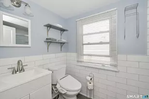 35 Sequin St, Hartford, CT 06106 - Photo 16