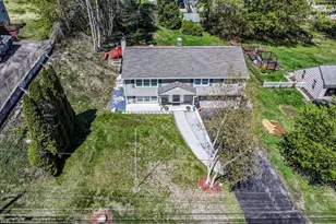 16 Chestnut Dr, Derby, CT 06418 - Photo 6