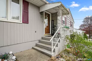 7 Newport Dr, Waterbury, CT 06705 - Photo 2