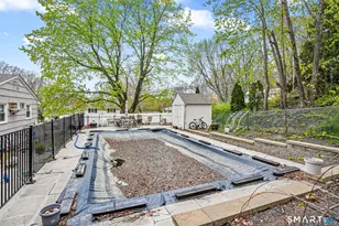7 Newport Dr, Waterbury, CT 06705 - Photo 30