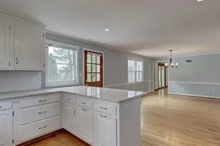 62 Butternut Cir, Wethersfield, CT 06109 - Photo 8