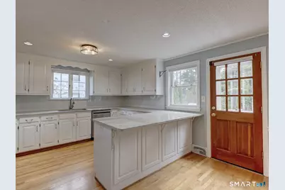 62 Butternut Circle, Wethersfield, CT 06109 - Photo 4