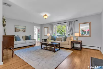 44 Palmer Woods Circle, Branford, CT 06405 - Photo 2