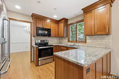 28 Green Woods Lane, Farmington, CT 06085 - Photo 16