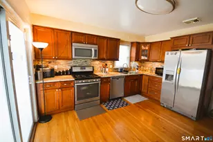 765 Birmingham St, Bridgeport, CT 06606 - Photo 6