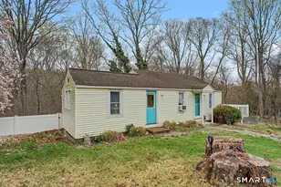 70 Browns Ln, Old Lyme, CT 06371 - Photo 2