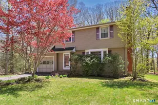 40 Wapping Wood Rd, Ellington, CT 06029 - Photo 2