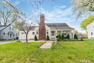 121 Ravencrest Dr, Stratford, CT 06614 - Photo 2