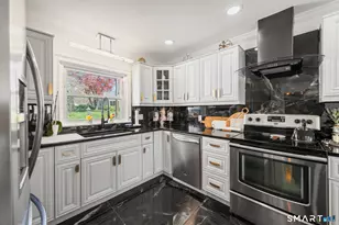 121 Ravencrest Dr, Stratford, CT 06614 - Photo 8