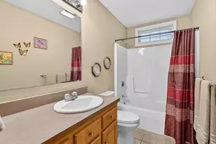 11 Cottage Ln, East Lyme, CT 06357 - Photo 22