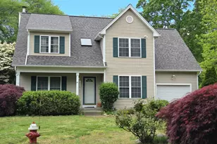 11 Cottage Ln, East Lyme, CT 06357 - Photo 2