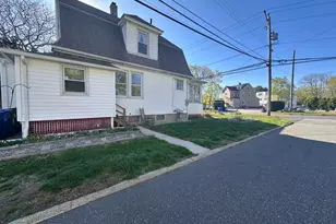 107 Phillips St, Waterford, CT 06385 - Photo 2
