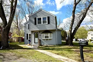 218 Melville Dr, Fairfield, CT 06825 - Photo 1