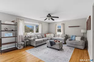 35 Apple Tree Ln, Wallingford, CT 06492 - Photo 6
