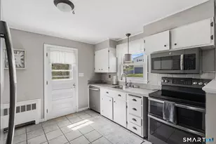 35 Apple Tree Ln, Wallingford, CT 06492 - Photo 12