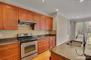 30 Beacon Hill Dr, Mansfield, CT 06268 - Photo 8
