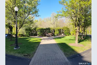 1 King Philip Drive #411, West Hartford, CT 06117 - Photo 2