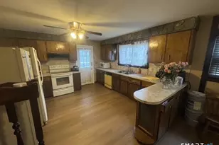 21 Northwood St, Enfield, CT 06082 - Photo 10