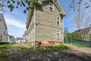 34 Queen St, Meriden, CT 06451 - Photo 26