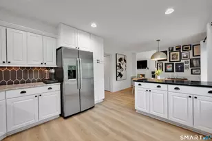 1 Maple Ln, Avon, CT 06001 - Photo 6