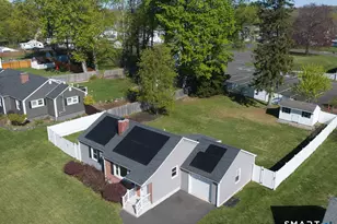 7 Hillscrest Rd, Plainville, CT 06062 - Photo 2