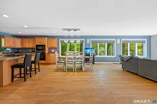 960 Thorpe Ave, Meriden, CT 06450 - Photo 10