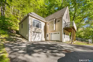 960 Thorpe Ave, Meriden, CT 06450 - Photo 2