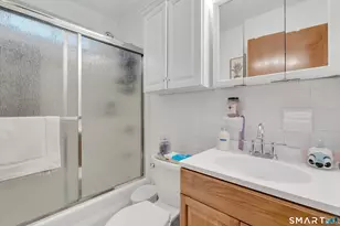 30 Stoneycrest Dr, Meriden, CT 06450 - Photo 12